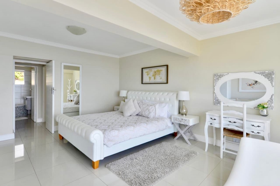 To Let 2 Bedroom Property for Rent in Bantry Bay Western Cape